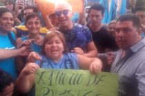 [Córdoba] Flavio Mendoza respaldó el reclamo de Barrios de Pie en Villa Carlos Paz