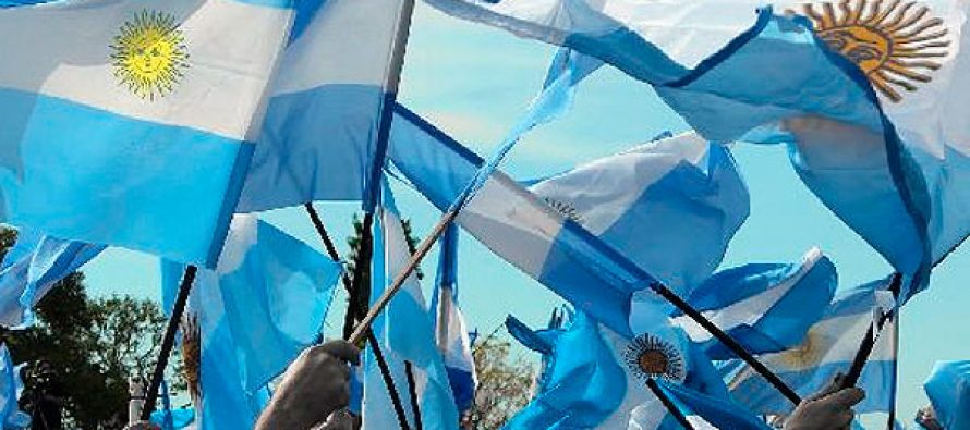 Barrios de Pie repartirá 1 millón de banderas en todo el país contra el FMI