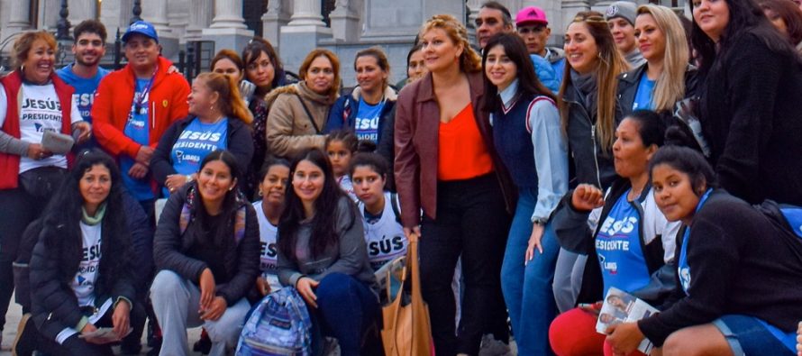 Con Marianella Lezama Hid al frente, se movilizan al Ministerio de Mujeres, Géneros y Diversidad.
