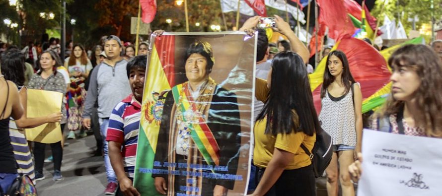 Como en todo el país, Libres del Sur se movilizó en defensa de la paz y la democracia en Bolivia.
