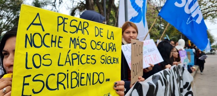 [Chaco] Estudiantes convocan a una vigilia en defensa de la universidad pública