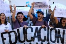 Estudiantes realizaron vigilia nacional en todo el país por la educación pública.