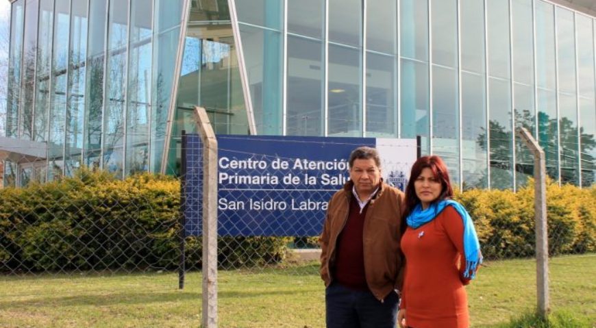 La concejal Lili Aguirre y el concejal Juan Medina –presidente de la comisión de salud del HCD- reclamaron la apertura de la guardia en el CAP de La Cava
