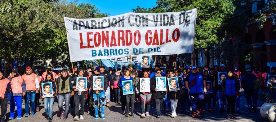 [Santiago del Estero] Con una radio abierta y marcha, Barrios de Pie reclamó por Leonardo Gallo