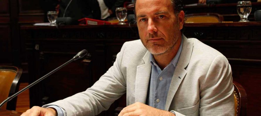 [Mendoza] El Senador Mancinelli rindió homenaje a dos bibliotecarios desaparecidos