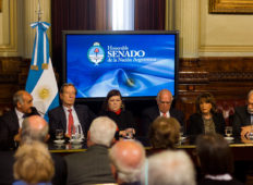 Donda en el homenaje del Senado de la Nación a Strassera