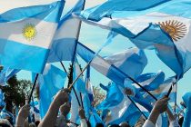 Barrios de Pie repartirá 1 millón de banderas en todo el país contra el FMI