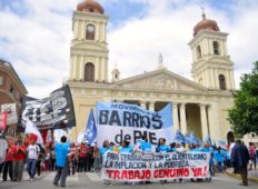 Barrios de Pie Tucumán marchó a una audiencia en casa de gobierno