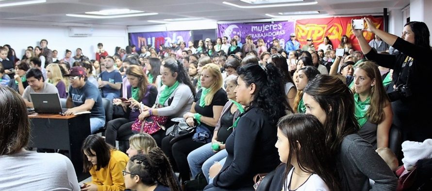 [La Plata] Mujeres debaten por el aborto